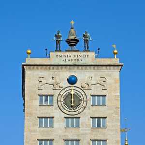 Explorez Leipzig à votre rythme avec des tours en bus hop-on hop-off – Vues panoramiques, guides audio et arrêts illimités en 2026